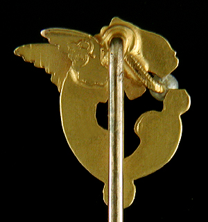 Alling winged lion and pearl stickpin. (J9023)