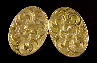 Carrington golden scroll cufflinks. (J9005)