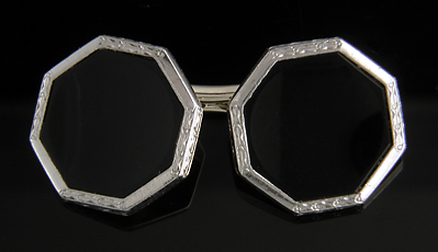 Carrington onyx and platinum cufflinks. (J9019)