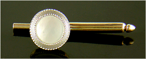 Antique Mother-of-Pearl and platinum shirt stud. (J8648)