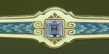 Edwardian brooch with sapphire and pearls. (J9510)