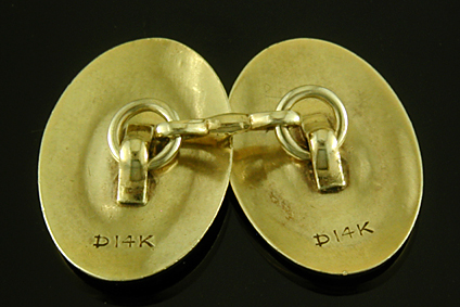 Durand gold cufflinks. (J9261)