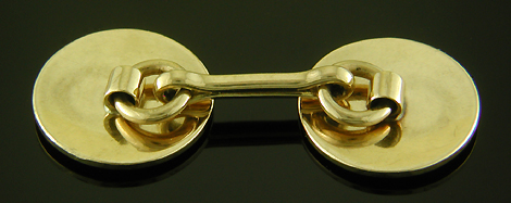 Elegantly engraved gold cufflinks. (J9348)