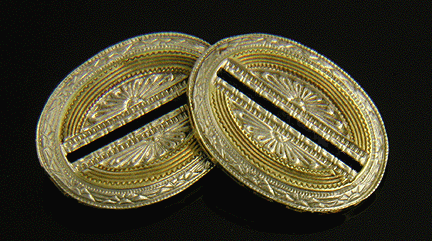 Elegant gold and black enamel Art Deco cufflinks. (J8826)