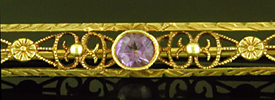 Amethyst and flowers brooch. (BR9575)