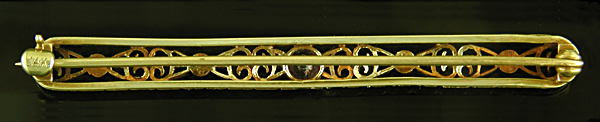 Amethyst and flowers brooch. (BR9575)