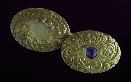 Scrolling 14kt gold cufflinks with blue sapphires. (J8452)