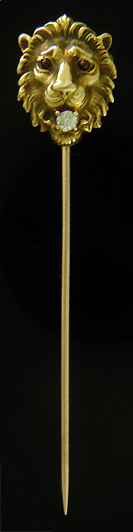 A fierce lion with diamond stickpin. (J9131)
