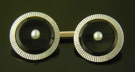 Onyx and pearl dress set. (J9339)