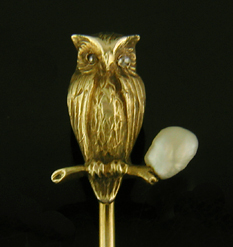 Wise owl and pearl stickpin. (J9008)