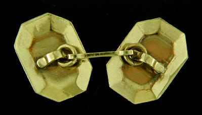Art Deco arabesque cufflinks. (J9198).