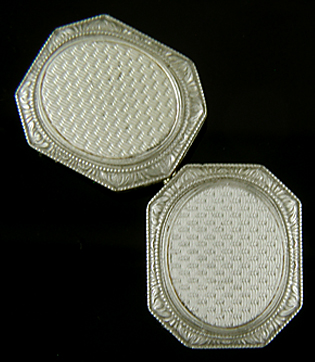 Elegantly engraved Art Deco cufflinks. (J9143)