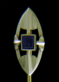 Art Deco shield and spear stickpin. (J9137)
